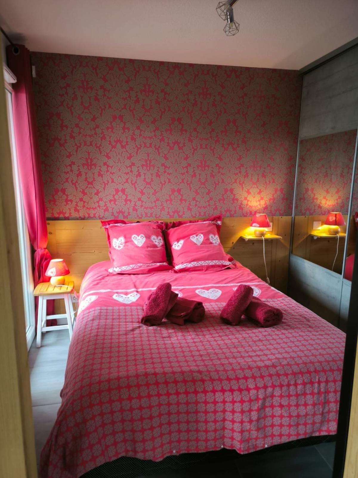 Charmant Appartement แซ็งต์-แฌร์เวส์-เลส์-แบ็งส์ ภายนอก รูปภาพ
